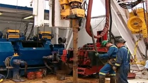 hi-nb-shale-gas-workers-852